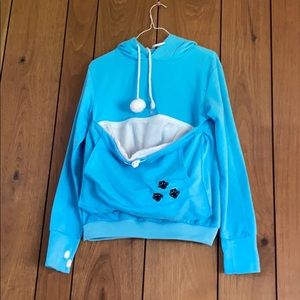 A cat/dog sweatshirt with pouch